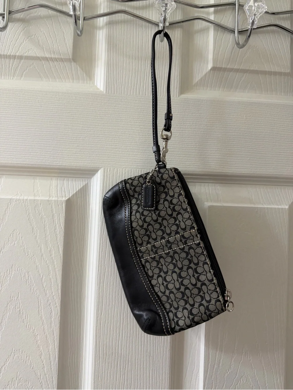 Vintage Coach Black and Tan Signature Card Wristlet